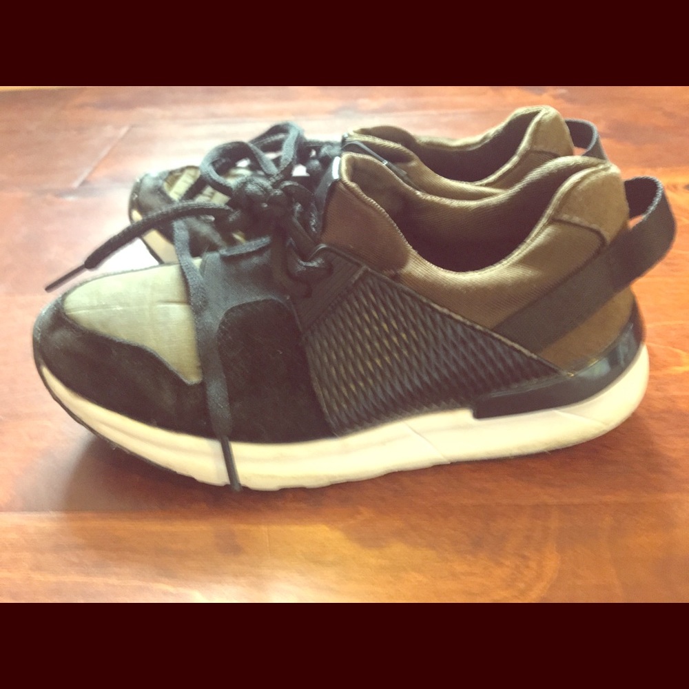 Boys shoes